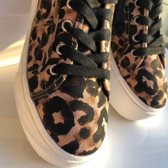 NEW⭐️⭐️⭐️STEVE MADDEN PLATFORM LEOPARD SNEAKERS - Picture 7 of 8